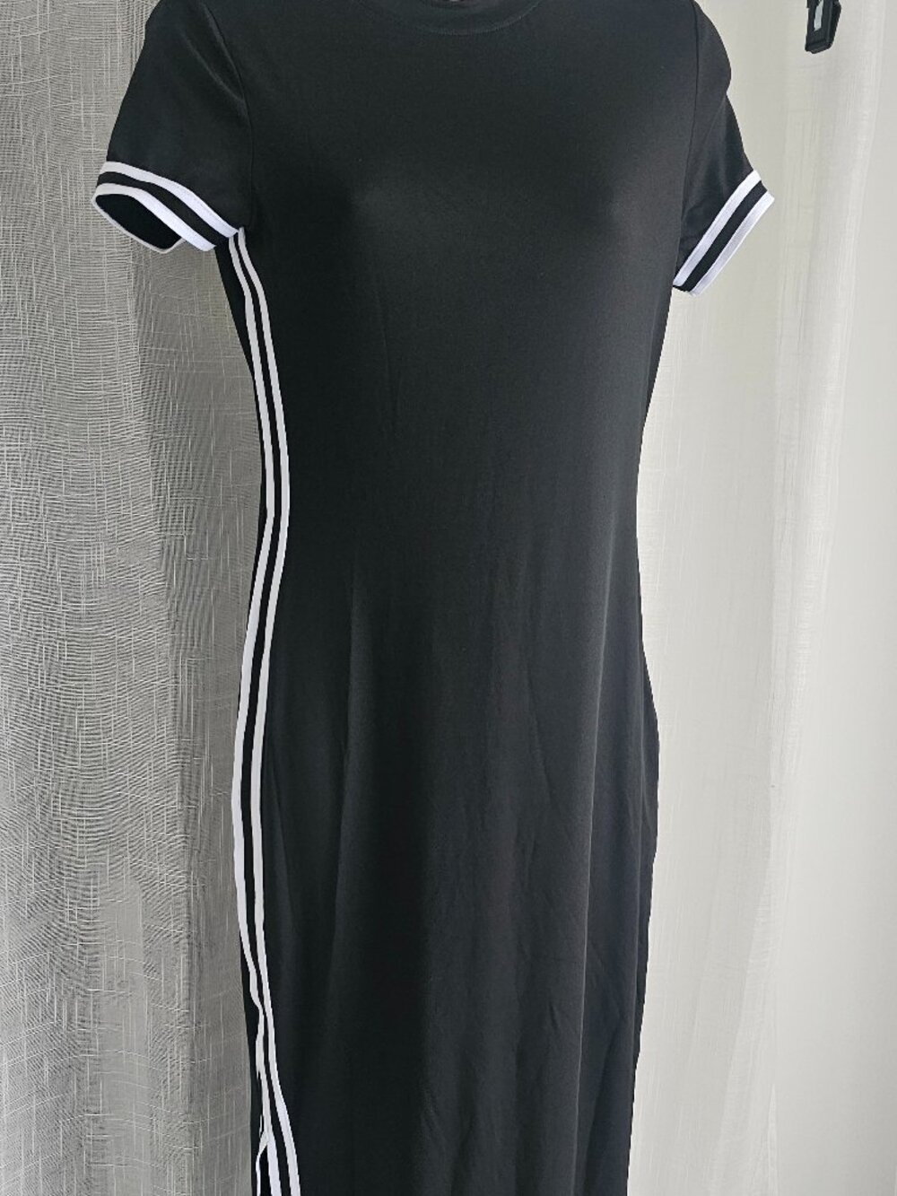 Women's Maxi Side Striped Trim Short Sleeve Black Sporty Dress Size US 4 NEW